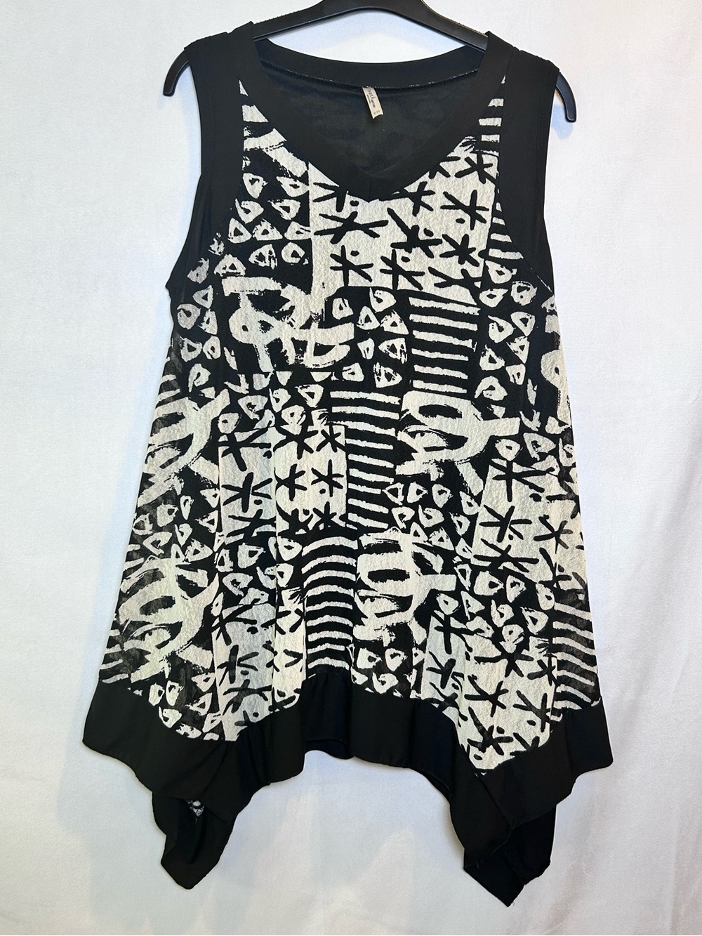India Boutique Sleeveless Handkerchief Hem Tunic Top. One Size